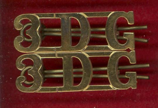 3 D G 3rd Dragoon Guards shoulder titles