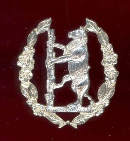 Queen's Own Warwickshire & Worcestershire Yeomanry staybright cap badge
