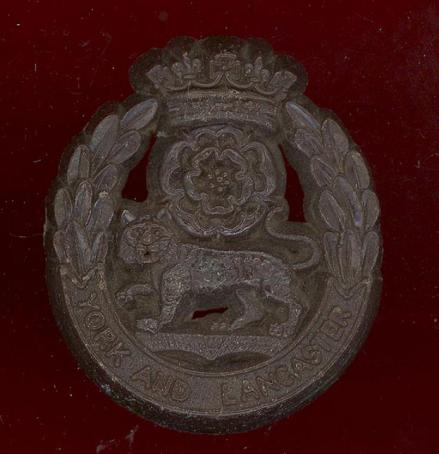 York & Lancaster Regt. WW2 plastic economy cap badge 