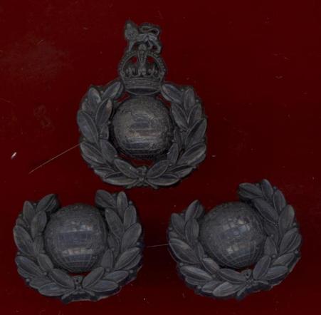 Royal Marines WW2 blue plastic economy cap & collar badges