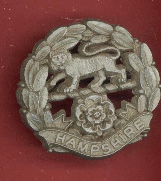 Hampshire Regiment WW2 plastic economy cap badge
