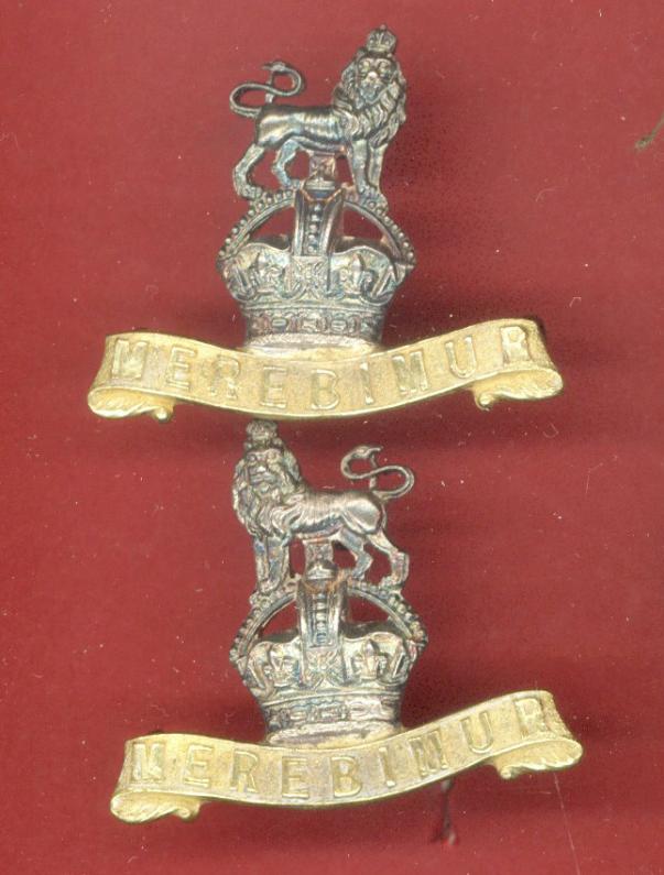 15th/19th King's Hussars Officer's collar badges.