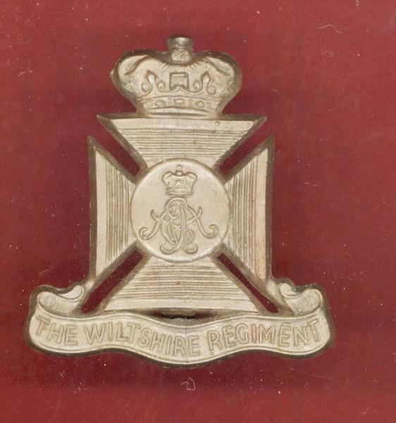Wiltshire Regiment WW2 plastic economy cap badge