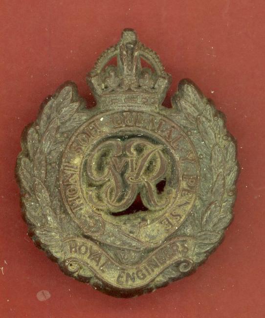 Royal Engineers WW2 plastic economy cap badge