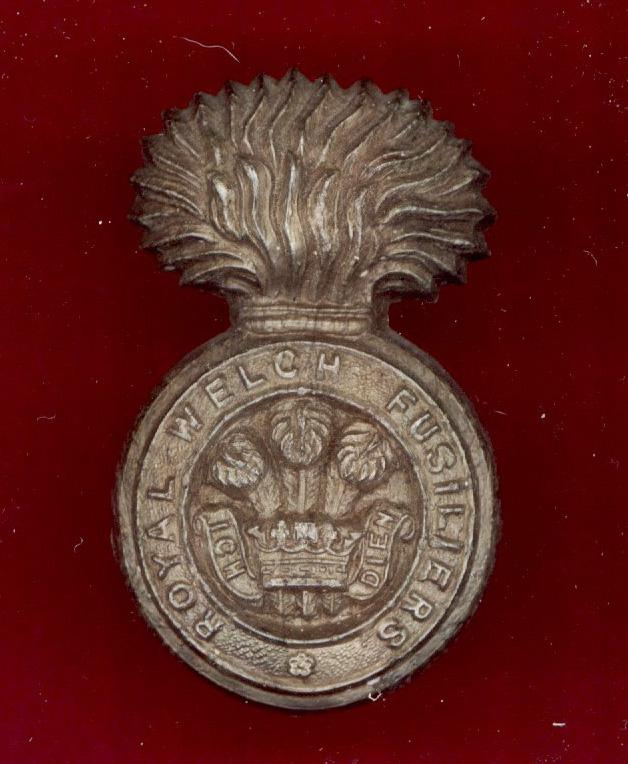 Royal Welch Fusiliers WW2 plastic economy cap badge