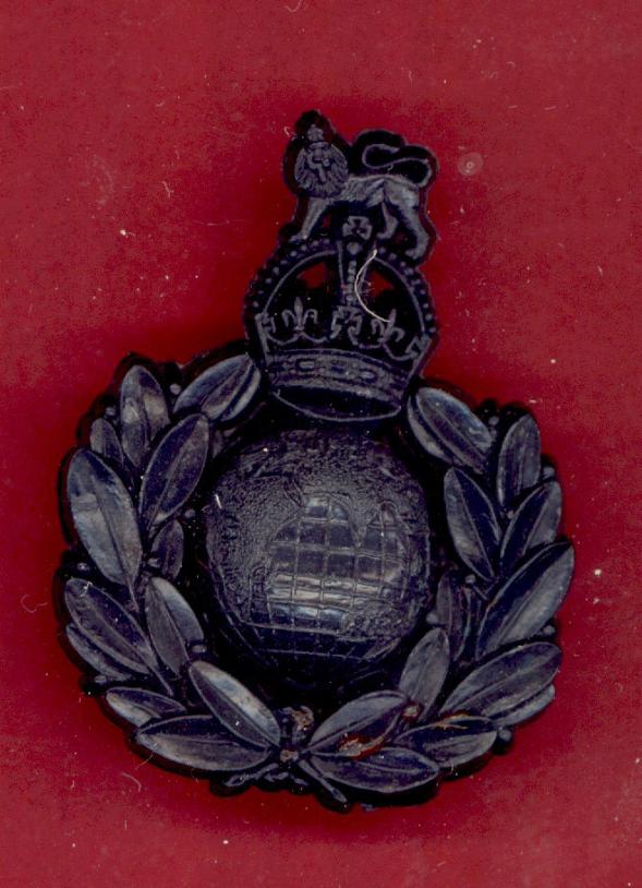 Royal Marines WW2  plastic economy cap badge