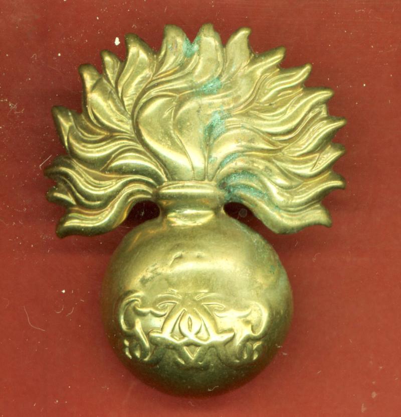 Grenadier Guards WW2 King George VI Sergeants cap badge