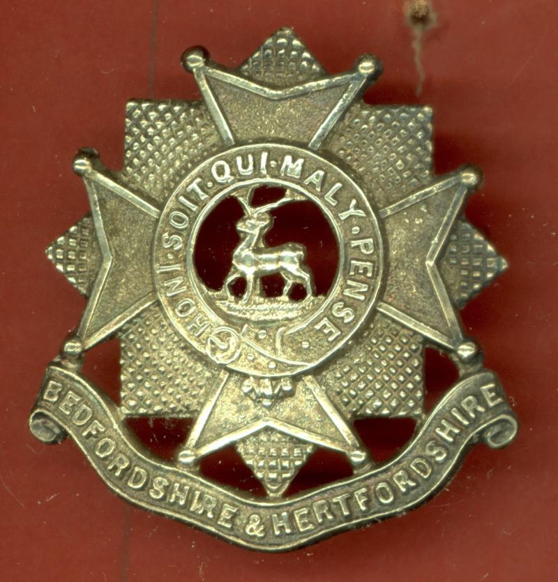 Bedfordshire & Hertfordshire Regiment Officer's cap badge