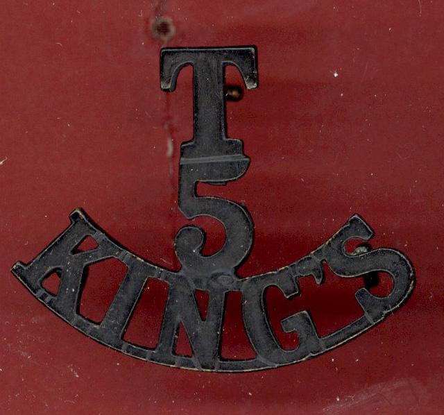 T / 5 / KING'S WW1 shoulder title