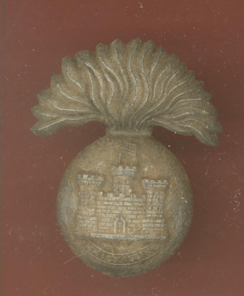 Irish Royal Inniskilling Fusiliers WW2 plastic economy cap badge