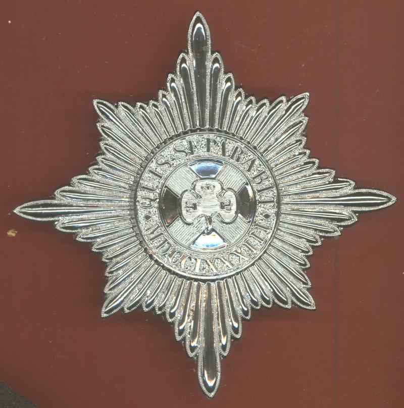 Irish Guards Pipers caubeen badge