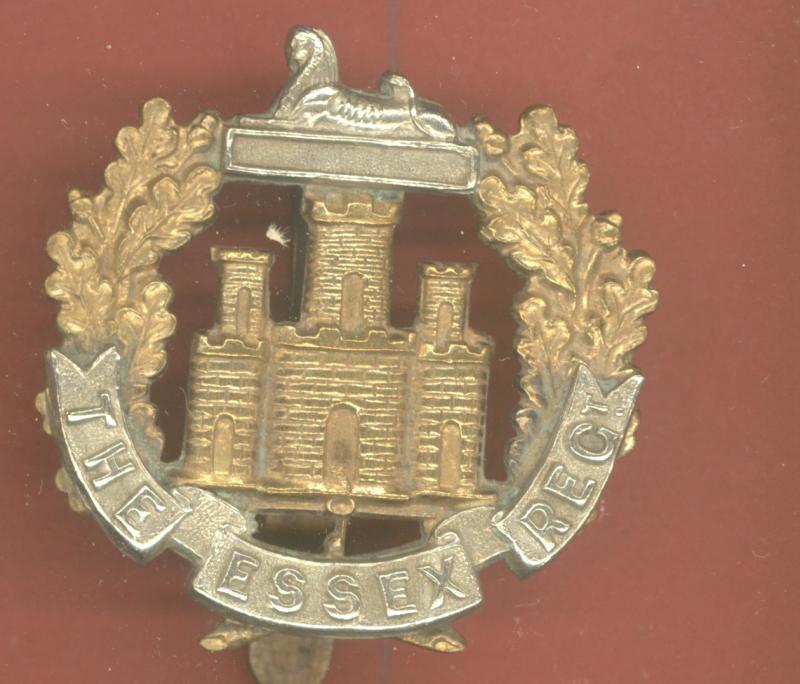 8th Battn. The Essex Regiment.  cap badge