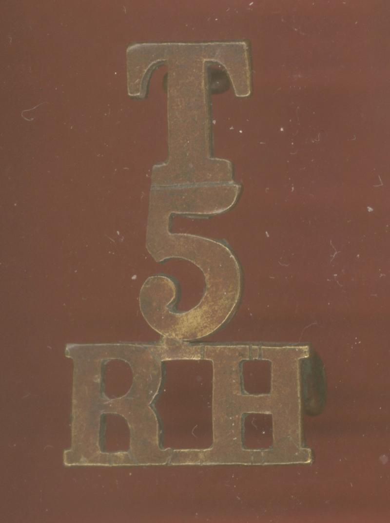 T / 5 / RH 5th Bn. Black Watch Royal Hldrs WW1 shoulder title