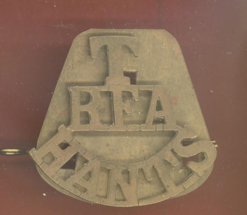 T / RFA / HANTS scarce Royal Field Artillery shoulder title