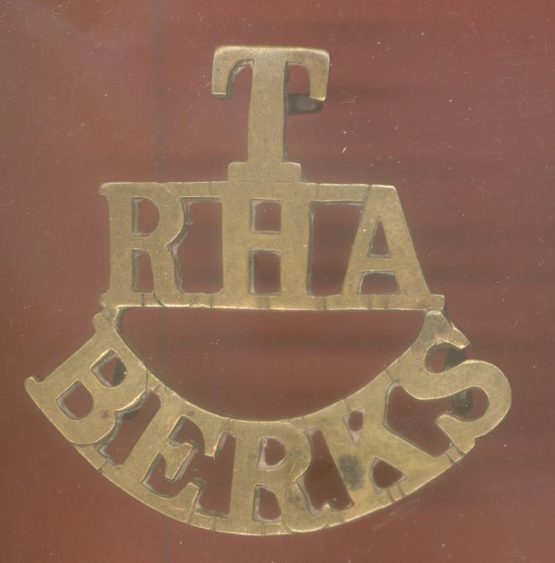 T / RHA / BERKS WW1 shoulder title