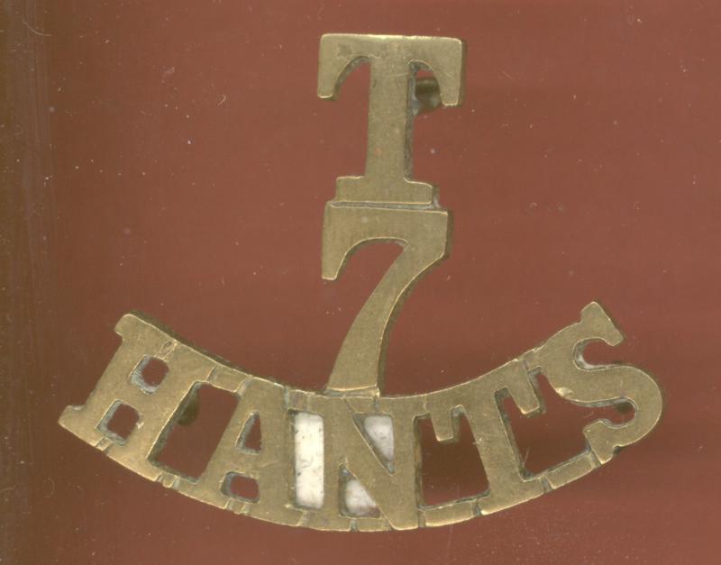 T / 7 / / HANTS WW1  shoulder title