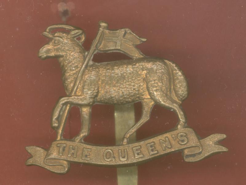 Queen's Royal West Surrey Regiment WW1 brass economy cap badge
