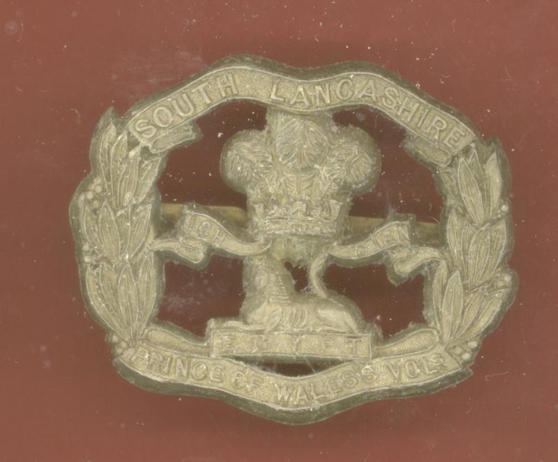 South Lancashire Regiment PWV's WW2 plastic economy cap badge