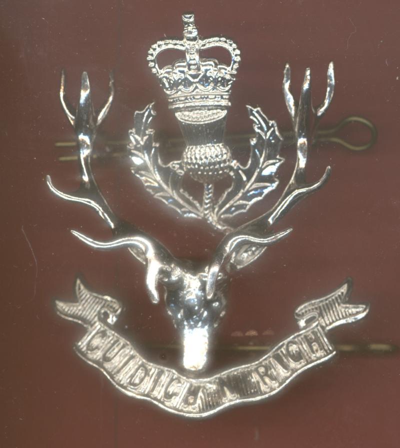 Scottish The Highlanders  glengarry badge