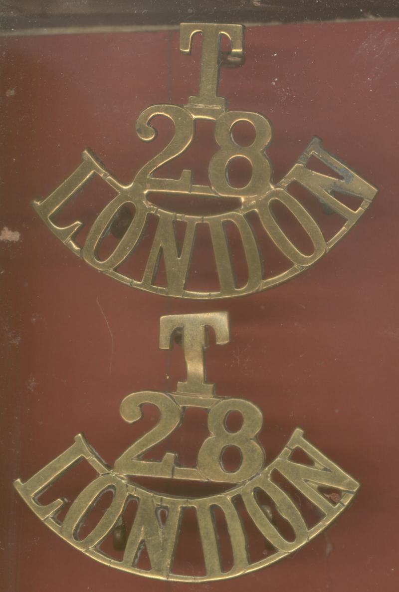 T / 28 / LONDON WW1 shoulder titles