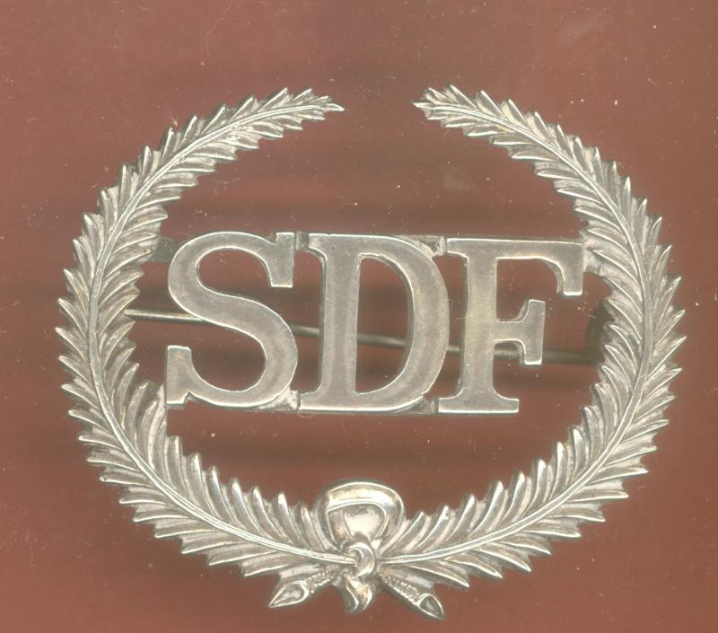 Sudan Defence Force Officer's HM silver cap / pagri badge