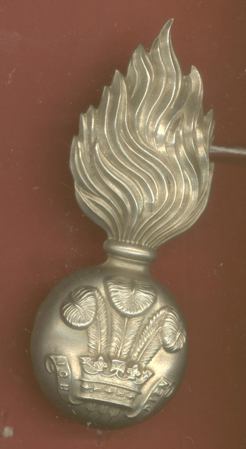 VB Royal Welsh Fusiliers OR's fur cap grenade.