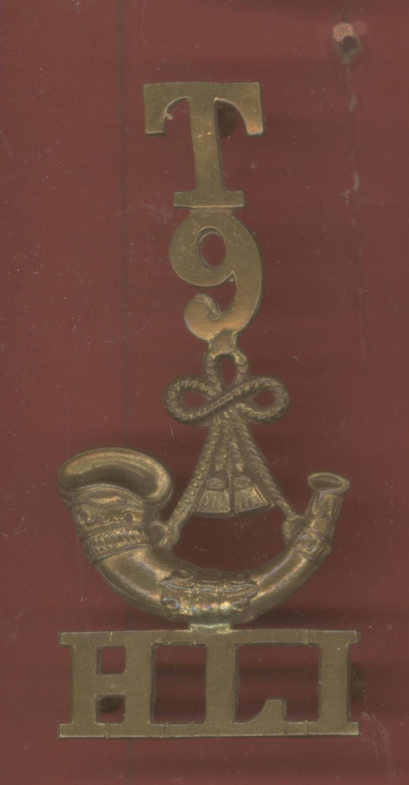 T / 9 / H.L.I. Highland Light Infantry WW1 shoulder title