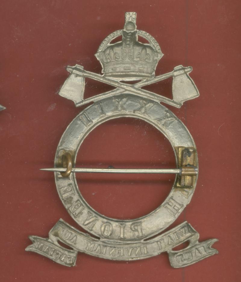 Indian Army. 32nd Sikh Pioneers WW1 pagri badge.