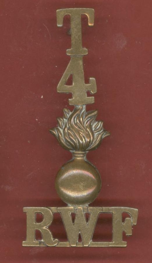 T / 4 / Grenade / R.W.F. Royal Welsh Fusiliers WW1 shoulder title